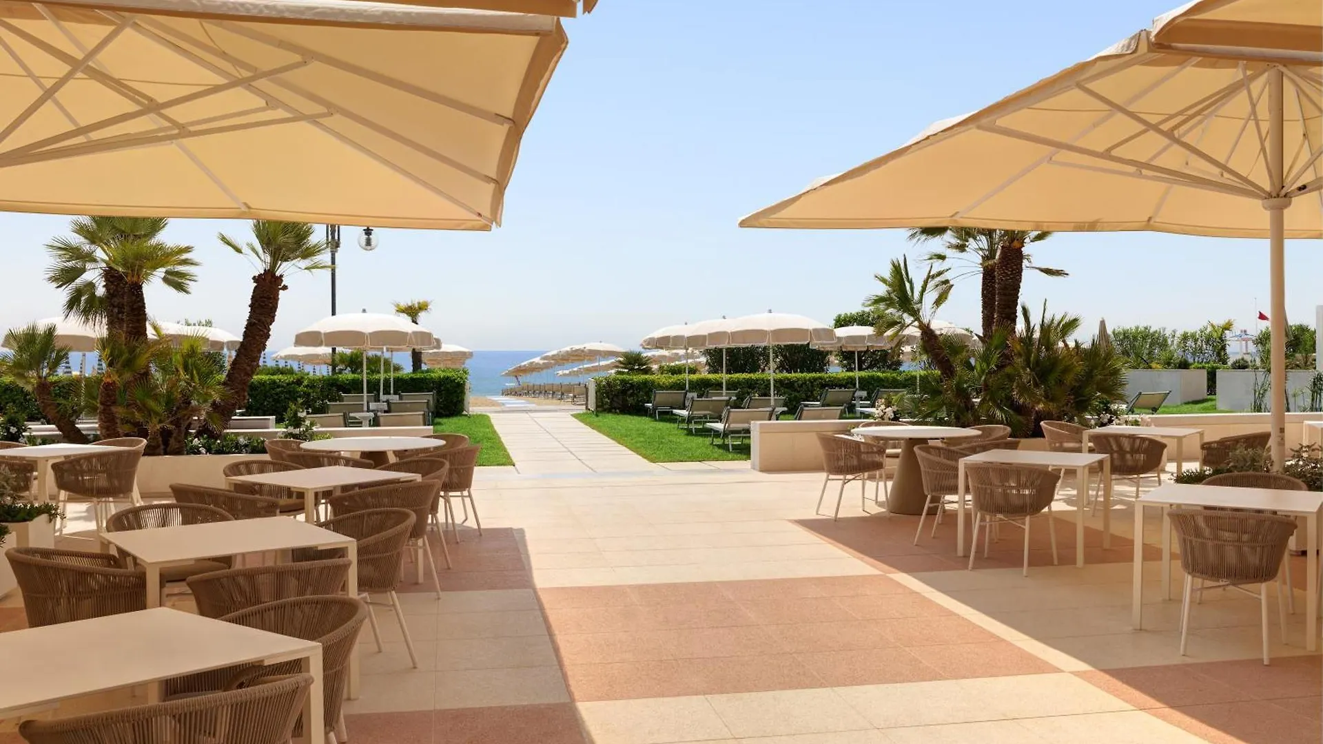 Hotel Aurora Lido di Jesolo 4*,  Italy